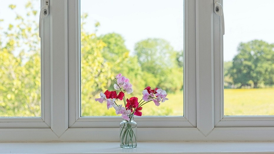 Чем отмыть пластиковые подоконники: лучшие средства и советы по подбору ухода