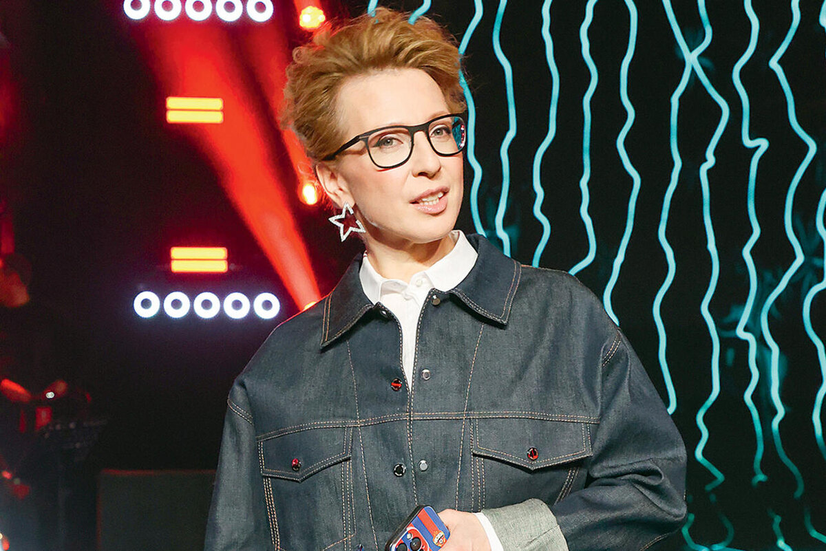    Ведущая шоу — Яна Чурикова Первый канал