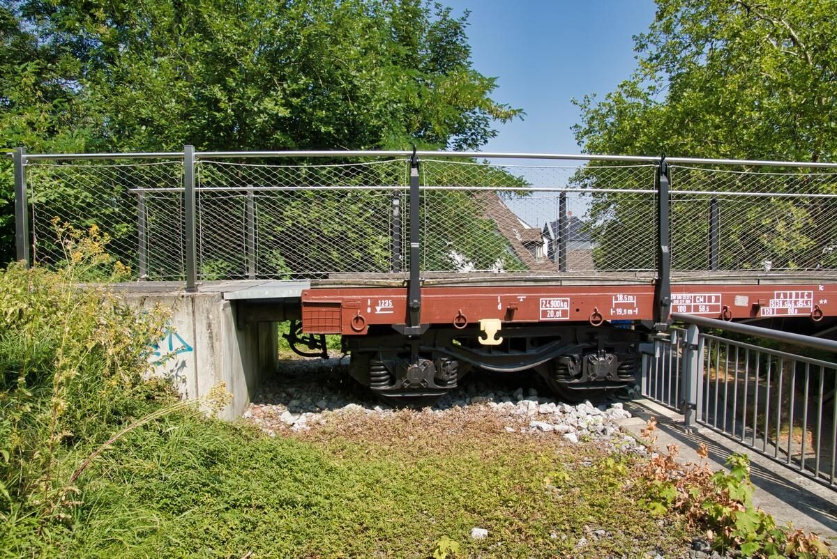 Мост-платформа. Хайлигенхаус, Меттманн (округ), Северный Рейн-Вестфалия, Германия. Источник Google.