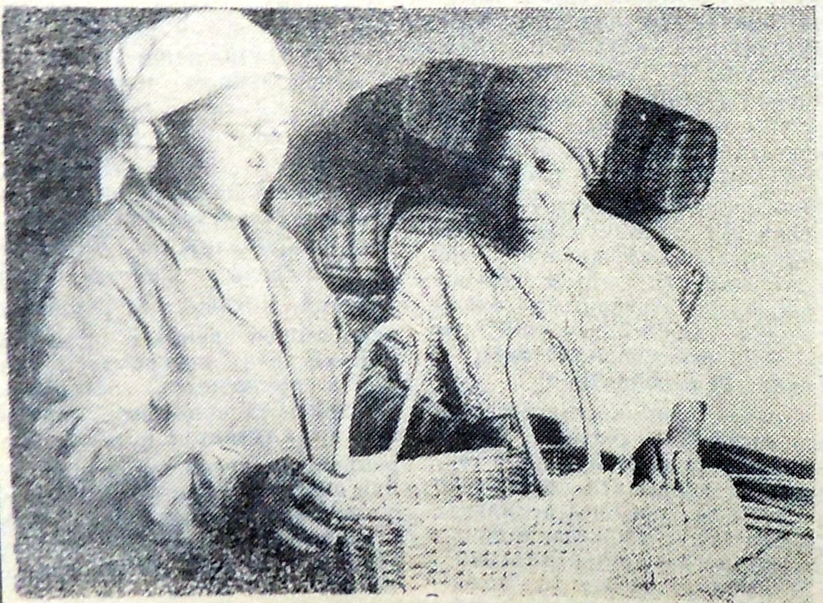 Мастера лозоплетения Г. Ильина и А. Данилова. Фото К. Прокопьев.