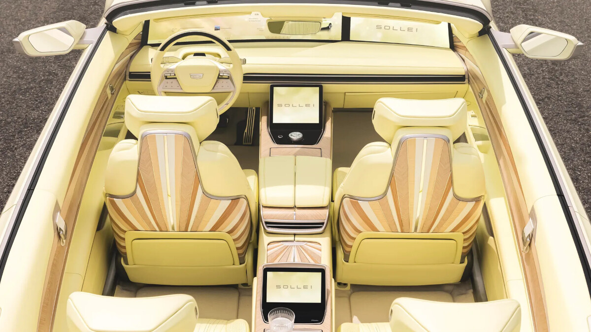 Салон Cadillac Sollei. В качестве материалов использованы мицелий грибов.