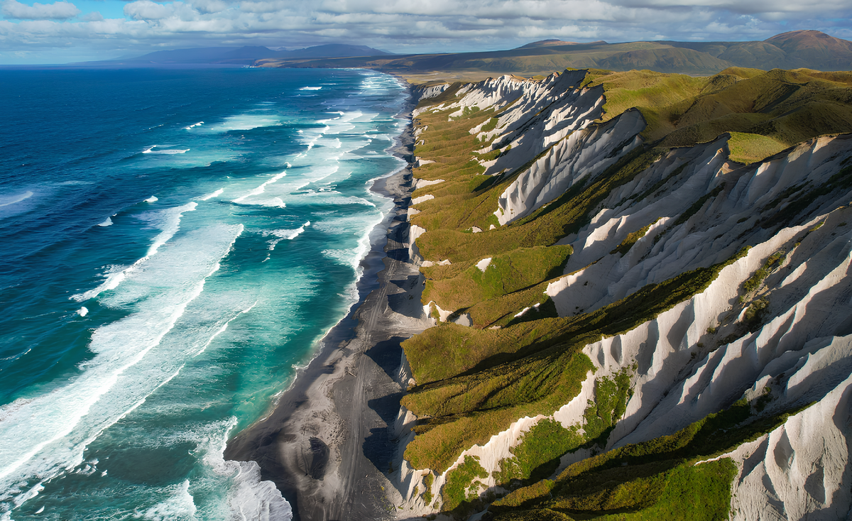 Белые скалы острова Итуруп
