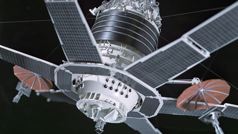     Спутник связи «Молния-1» РИА Новости Александр Моклецов