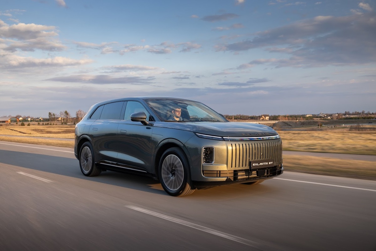    В Москве прошла презентация гибридного кроссовера Exlantix Et (фото 2)