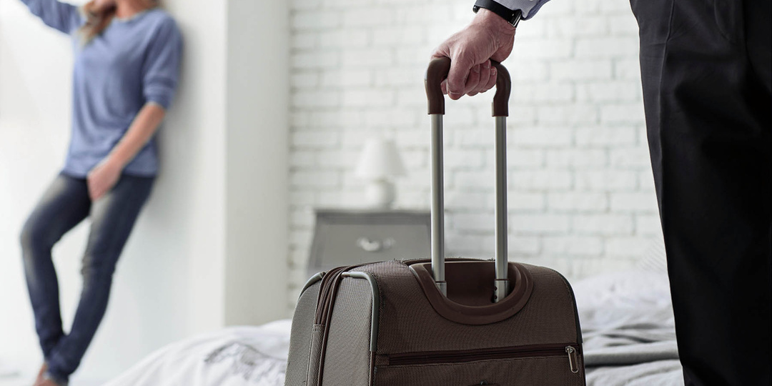 Кого собственнику нельзя или сложно выписать из квартиры?