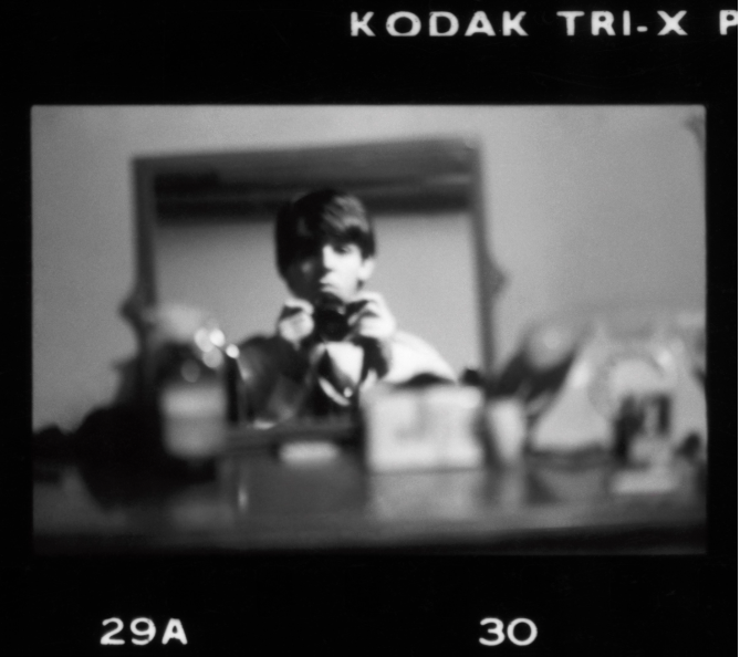 Пол Маккартни — Автопортрет в моей комнате в доме семьи Ашер, Уимпол-стрит, Лондон, декабрь 1963 года.