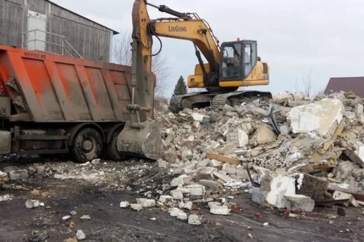    В Твери расчистили огромную свалку строительных отходов