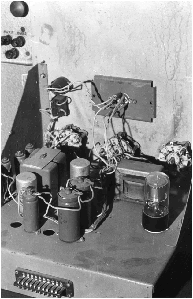 Изучение источника вторичного электропитания (ИВЭ).
До реконструкции. Фото автора.
