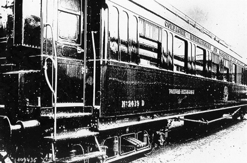 Вагон маршала Фоша, в котором было подписано Компьенское перемирие, положившее конец Первой Мировой. Из открытых источников.