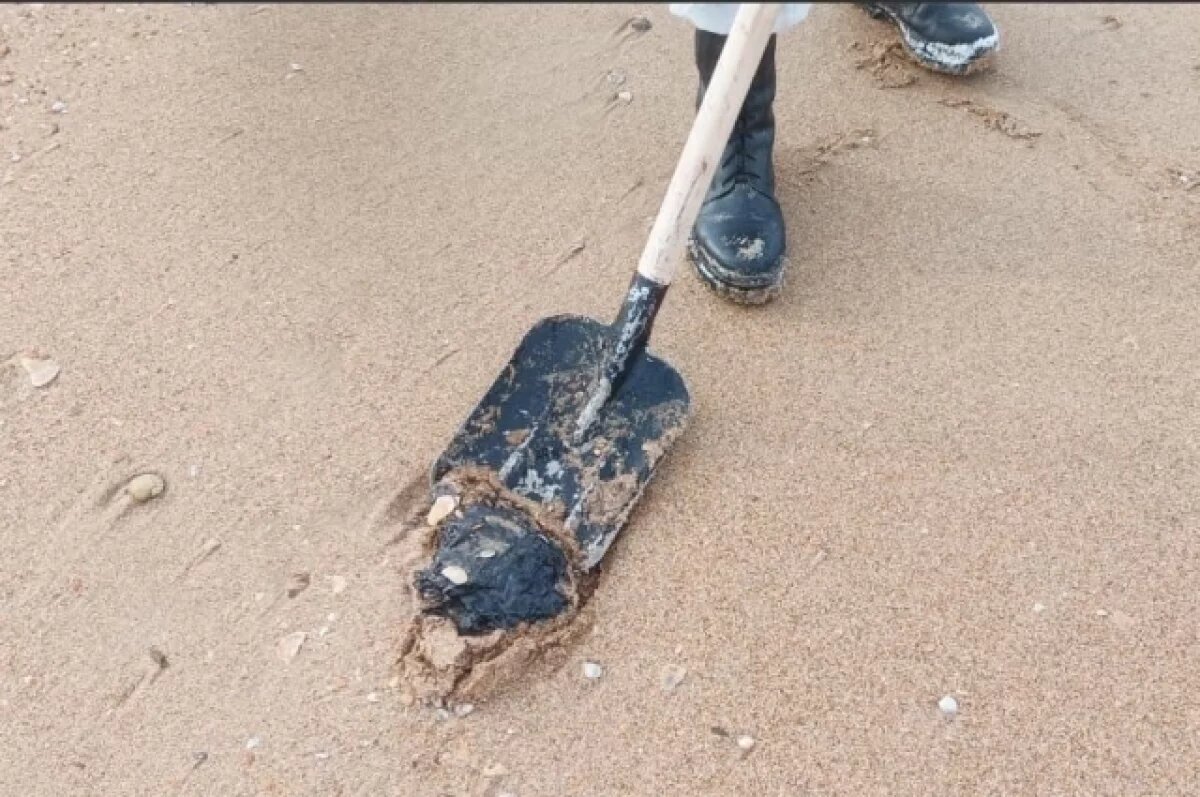    Завершение работ по очистке пляжей Анапы от мазута запланировали на 13 мая