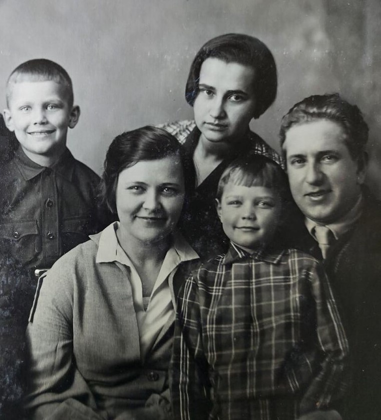 Мама, Валя и Антанс. 1936 год.