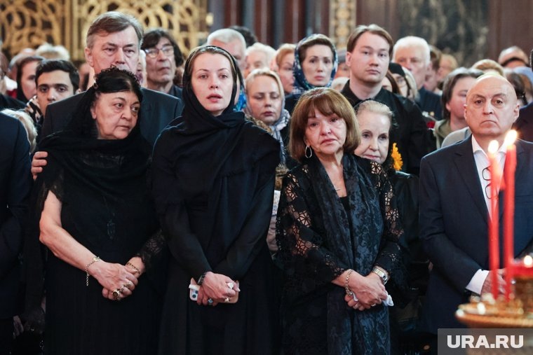 На прощании присутствовали близкие скульптора
Фото:Роман Наумов © URA.RU