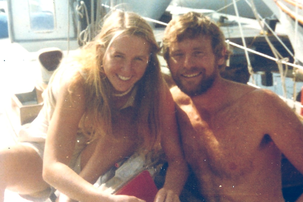 Тэми Эшкрафт и Ричард Шарп на борту "Хазаны" перед началом путешествия