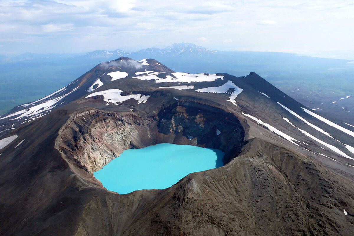 Камчатка: Земля Вулканов и Горячих Источников