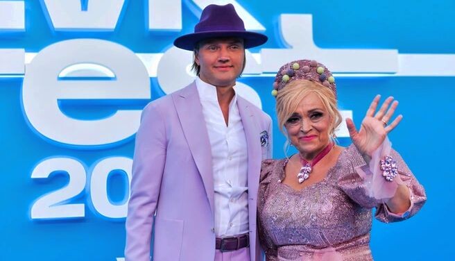 Григорий - единственный сын и наследник певицы