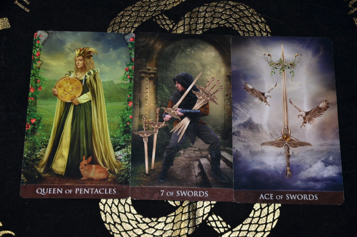 Таро расклад: Почему мужчина бездействует?