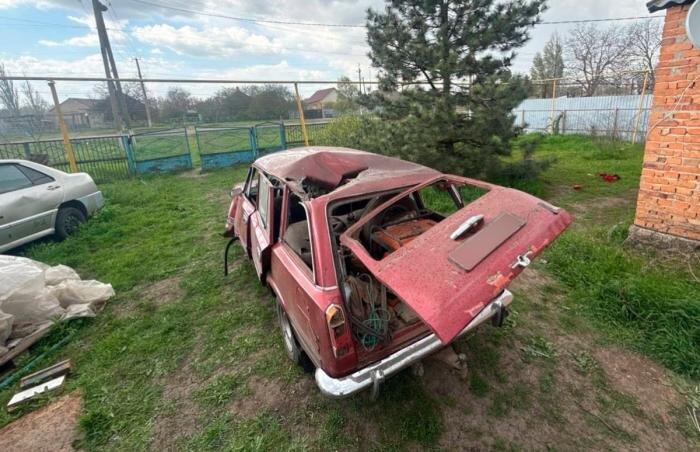 ВСУ снова ударили по мирным жителям в Токмакском муниципалитете. В 13 часов в селе Таврия дрон-камикадзе ВСУ нанес удар по автомобилю местного жителя, который по счастливой случайности вышел из него, источник Телеграм-канал ЗАПОРОЖСКИЙ ВЕСТНИК