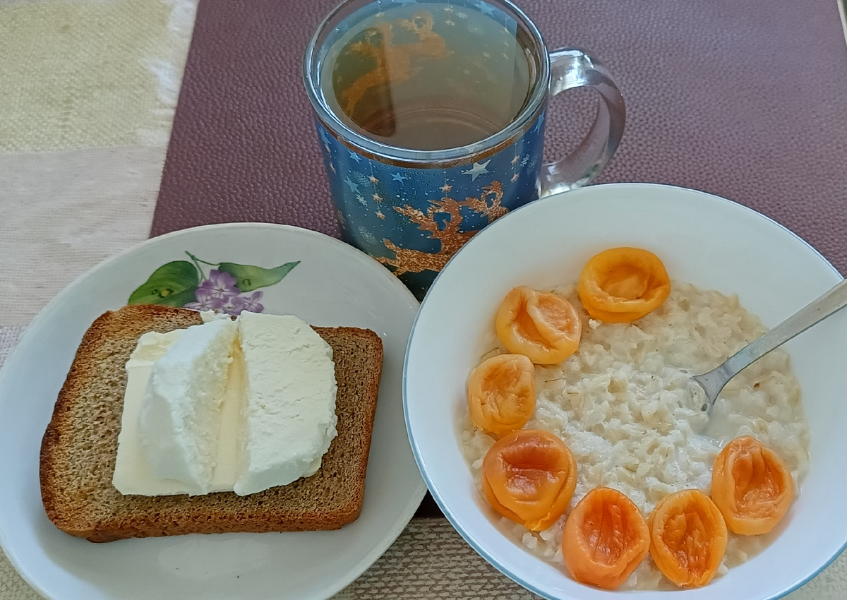 Бурый рис с растительным молоком. 