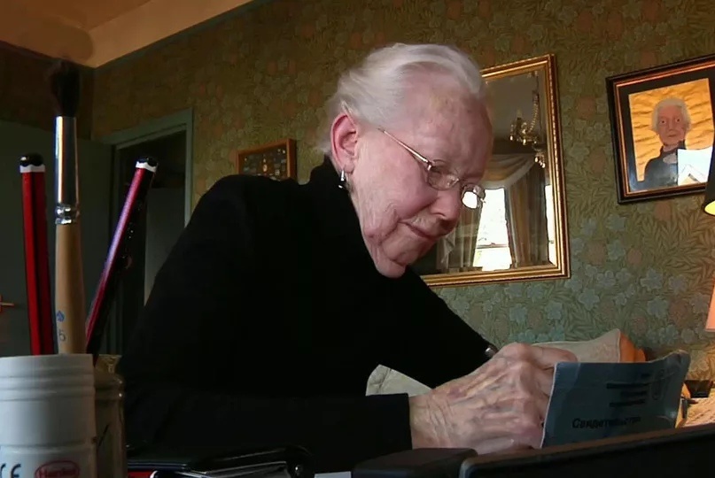 Хобсон - обладатель премии "Подвижник" и Золотой Пушкинской медали. 