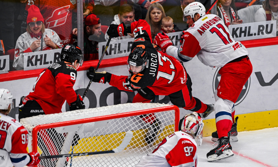    Разгром от "Локомотива" оказался шоком для "Авангарда". Фото: ХК "Авангард"