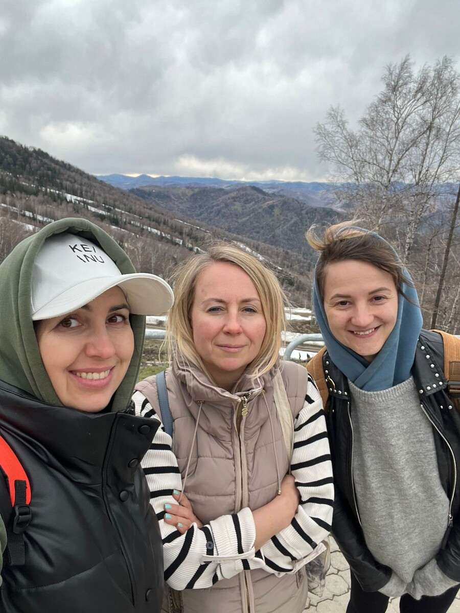 Скоро встретимся. Мы вместе учились в Москве на флористок