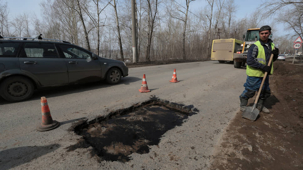 У экспертов есть вопросы к качеству ремонта дорог в Башкирии.📷Фото: Максим Кимерлинг / Коммерсантъ
