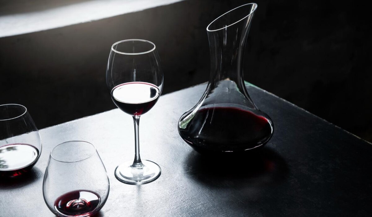     Бочка, амфора или сталь: как способ выдержки отражается на вкусе вина