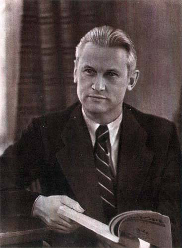 Александр Фадеев (1901- 1956) в годы создания романа Молодая Гвардия (1943- 1951).