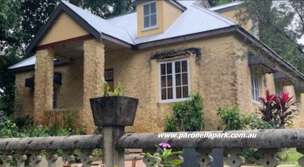 Коттедж семьи Паронелла в парке