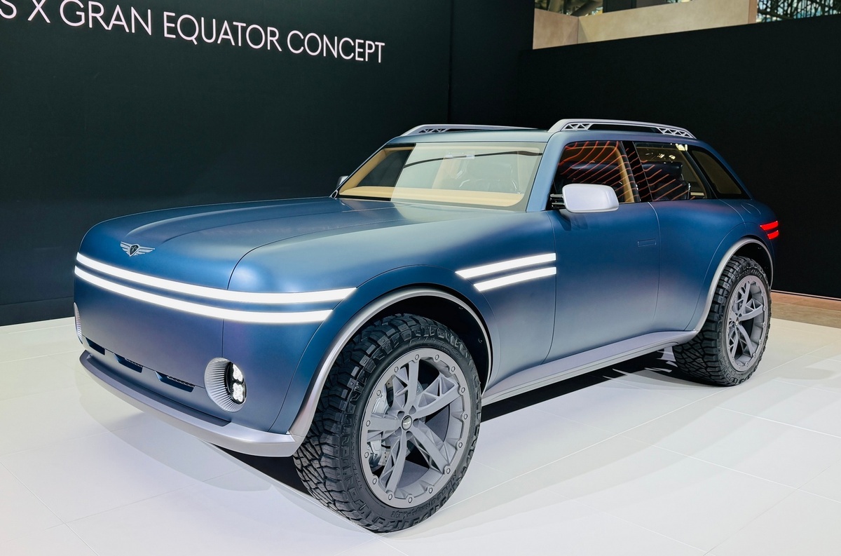    Особенно мощно выступил корейский автогигант Kia-Hyundai, всеми своими марками — более половины новинок принадлежали ему. Так, премиальный бренд Genesis представил концепт-кроссовер [X Gran Equator Concept](https://motor.ru/news/genesis-x-gran-equator-16-04-2025.htm). Это своего рода упражнение в стиле: попытка выработать фирменный дизайн для внедорожников Genesis.   
[Automotive Rhythms](https://www.automotiverhythms.com/)