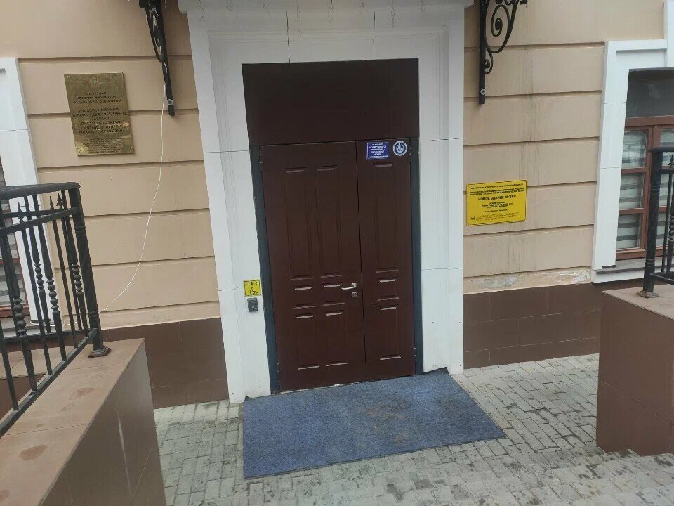 Вход в новое здание Пензенского краеведческого музея (ул. Белинского, 8)