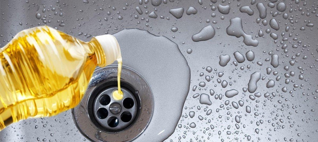 Масло в раковину .
