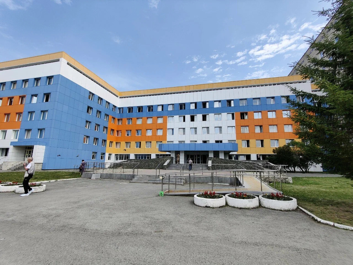 Свердловский областной онкодиспансер,  https://yandex.ru/maps/org/sverdlovskiy_oblastnoy_onkologicheskiy_dispanser_neyrokhirurgicheskoye_otdeleniye/1749170992/gallery