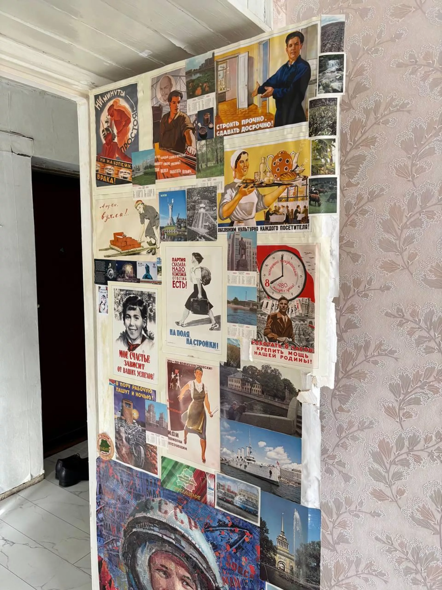 Плакаты в квартире Родриго
© Sputnik / Екатерина Воробьева