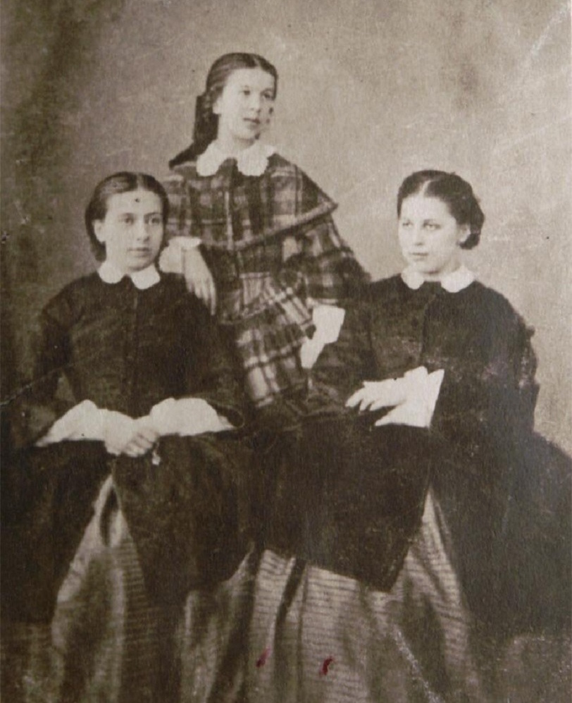 Сёстры Берс — Софья (слева), Татьяна и Елизавета, 1858 год