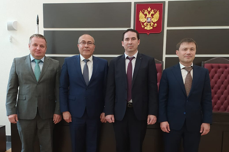    На должность председателя Ново-Савиновского суда подал заявку Алмаз Ахметгараев (второй справа).   
Фото: usd.tatarstan.ru