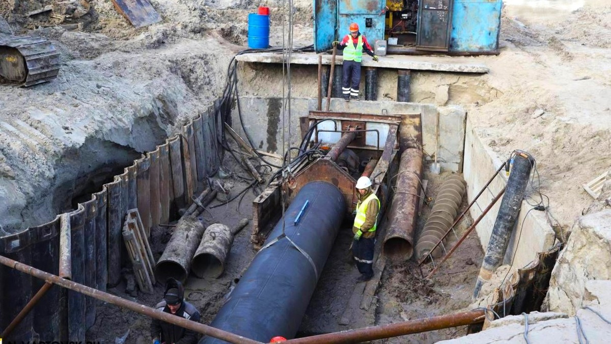    Строительство сетей водоснабжения продолжается в Октябрьском районе