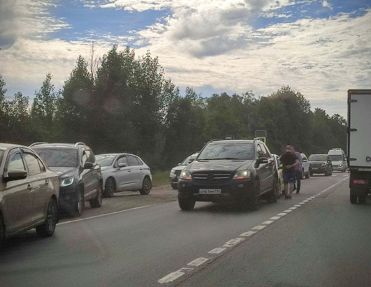 Автоюрист пояснил, кто будет виноват в ДТП с автомобилем объезжающим пробку по обочине