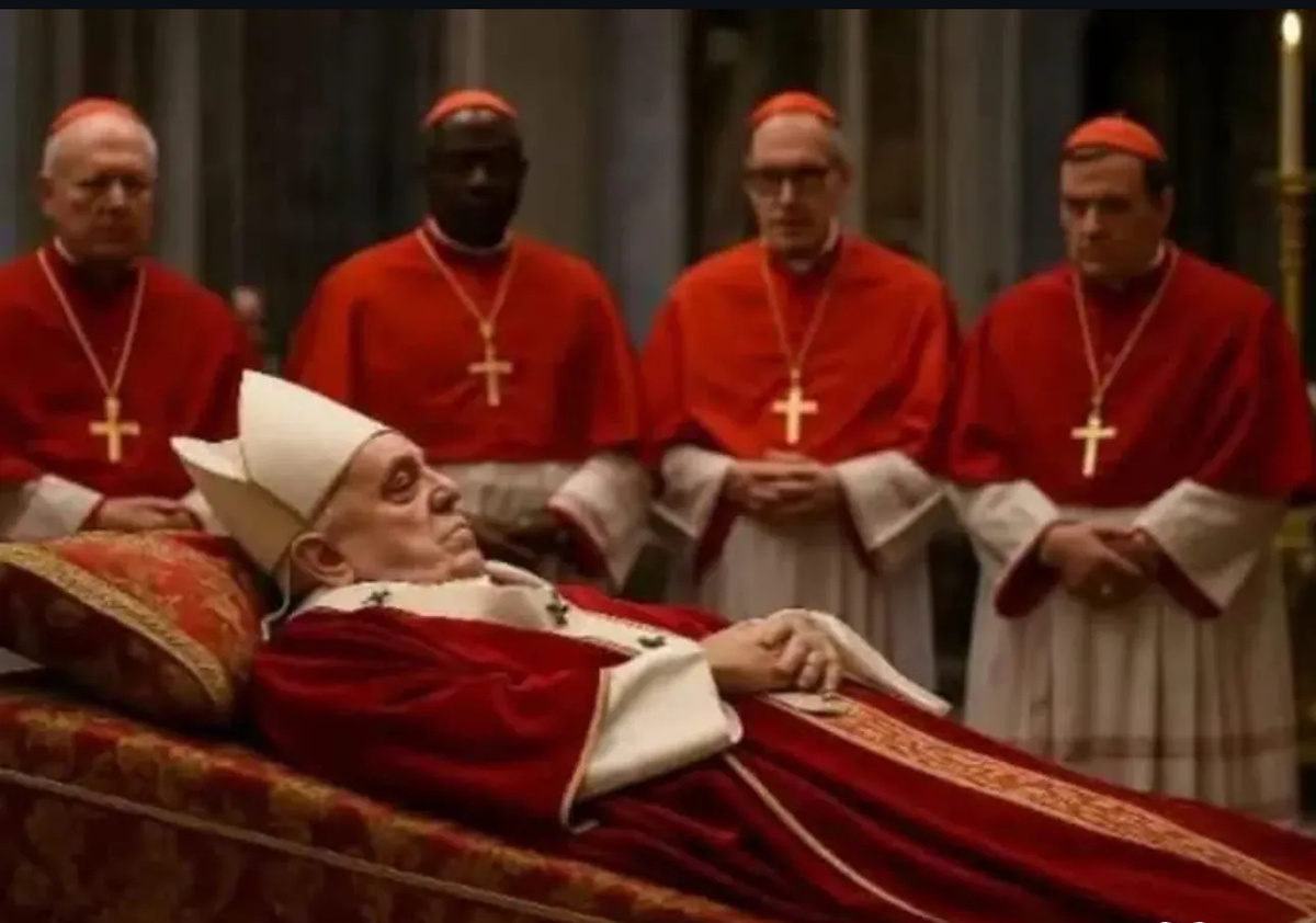 А я вот вижу на фото тело понтифика на высоких росилка