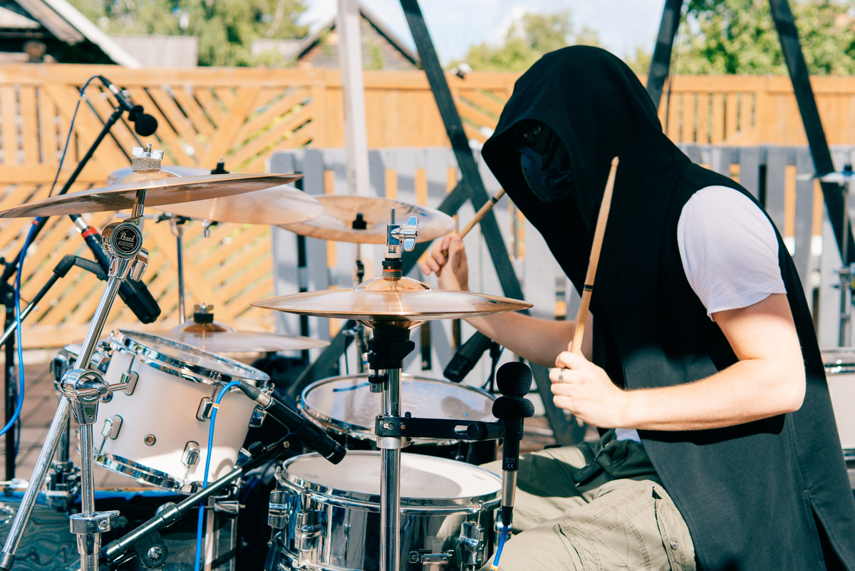 Играю в Квартале с группой "Тушите свет!"