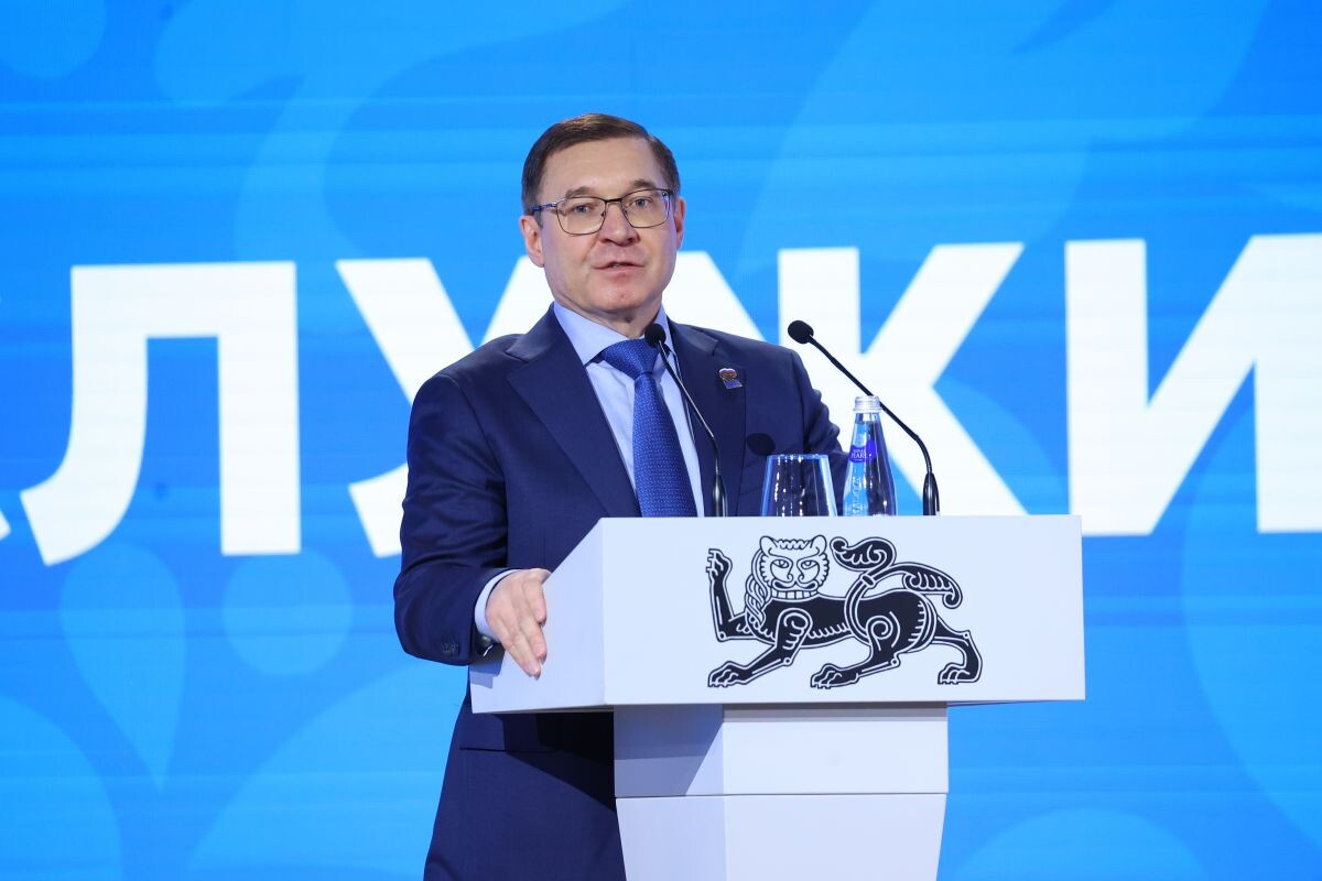    Владимир Якушев: «Необходимо усилить участие муниципальных депутатов и регионов в целом в законодательной работе»