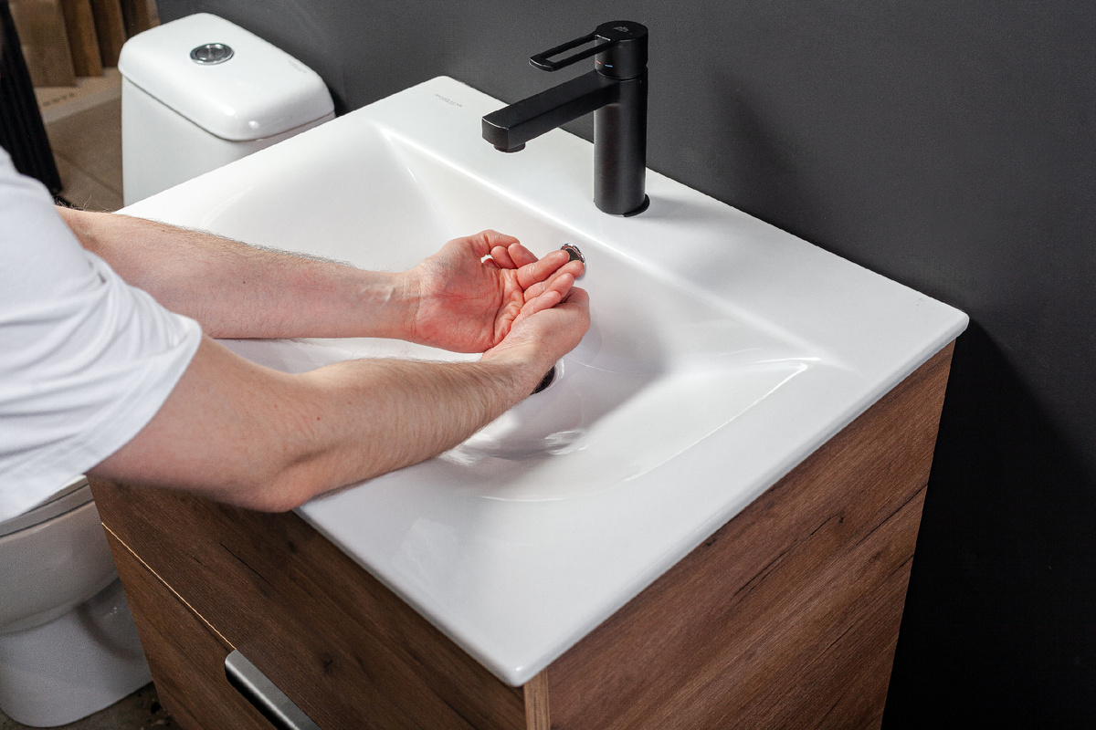 Раковина Breeze 60 стандартной ширины