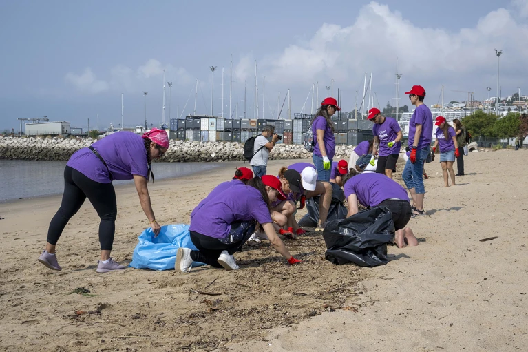 В некоторых странах люди больше доверяют лидерам сообществ, чем ученым. Автор: Jorge Mantilla/NurPhoto/Shutterstock