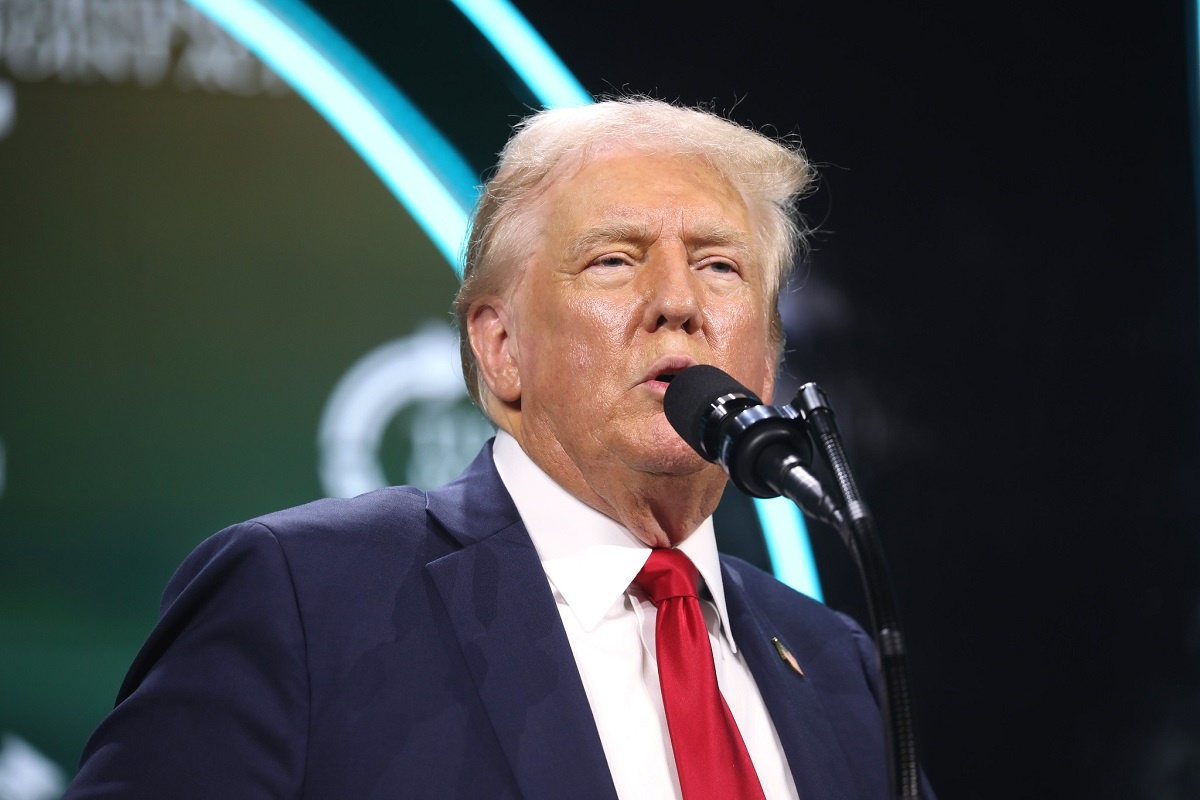 Трамп: Зеленский может выбрать между миром и продолжением войны на Украине.  Фото: Фото: flickr.com / Gage Skidmore / Creative Commons Attribution ShareAlike 2.0 (CC BY-SA 2.0)