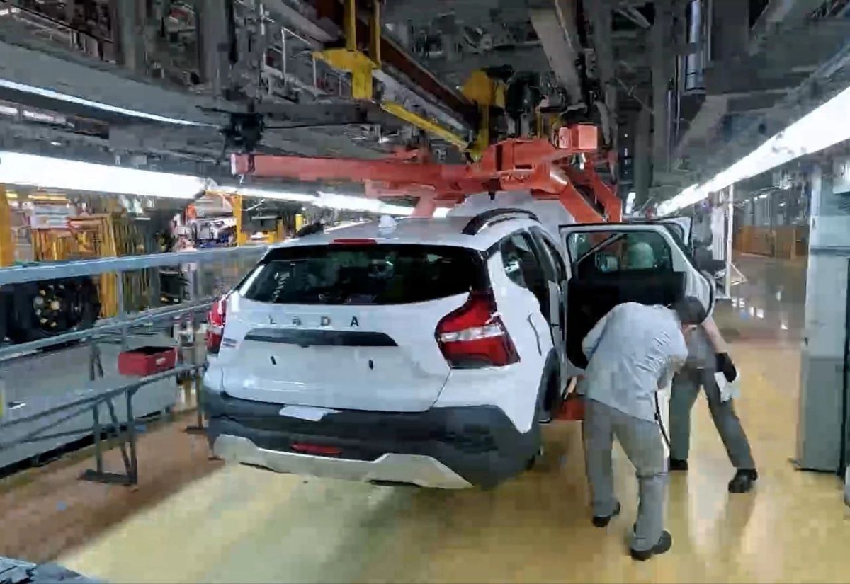   АвтоВАЗ начал сборку кросс-универсал Lada Iskra SW Cross