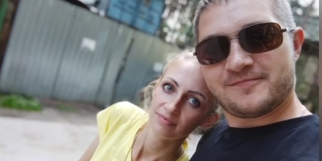 " Он ползал перед ней на коленях ..." Блудная жена заставила его сделать это ...