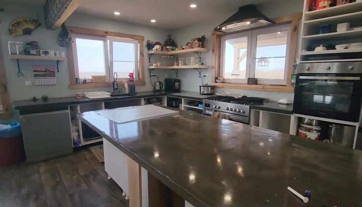    стоп-кадр из видео на YouTube-канале Countryside Acres