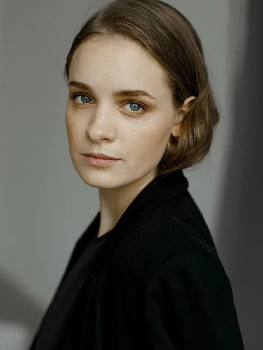 Анна Завтур