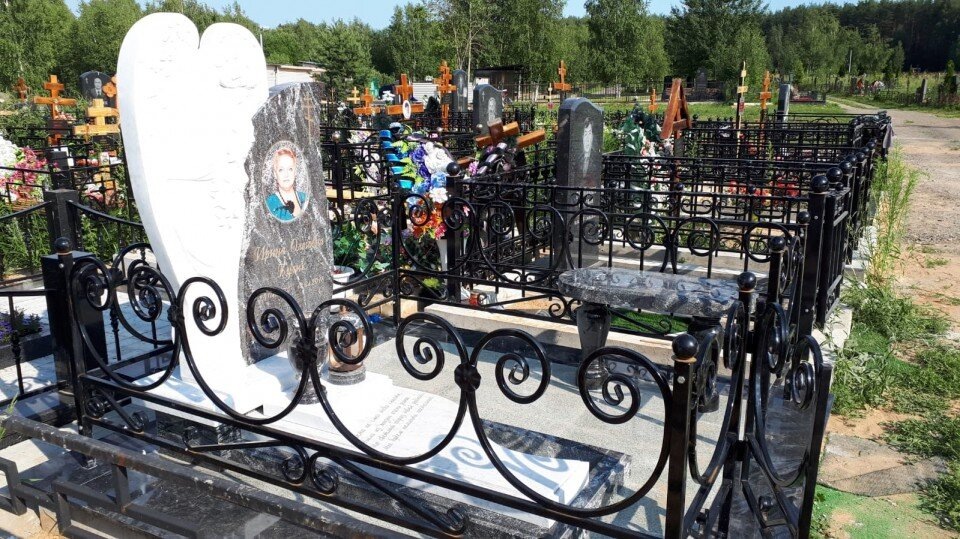 Нужна ли оградка на кладбище и как её выбрать?