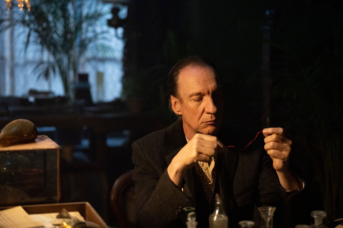    Кадр из сериала «Шерлок и дочь»